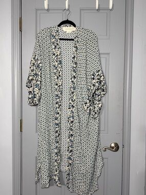 NWOT Treasure & Bond Blue and Cream Geometric Open Cardigan Kimono